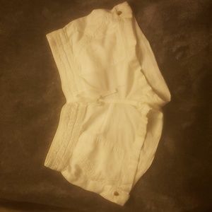 Women's  So white linen shorts size Lg.